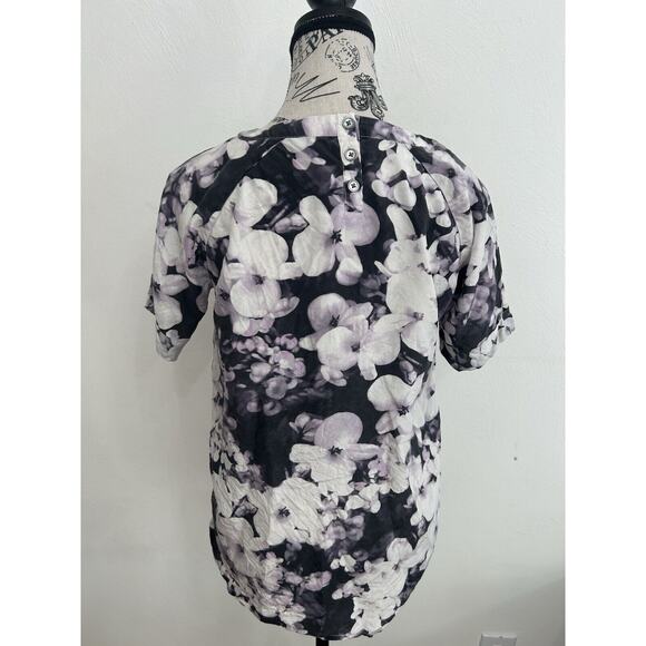 Banana Republic 100% Silk Purple Floral Blouse W/ Back Buttons Office Luxe Sz XS - Picture 3 of 5